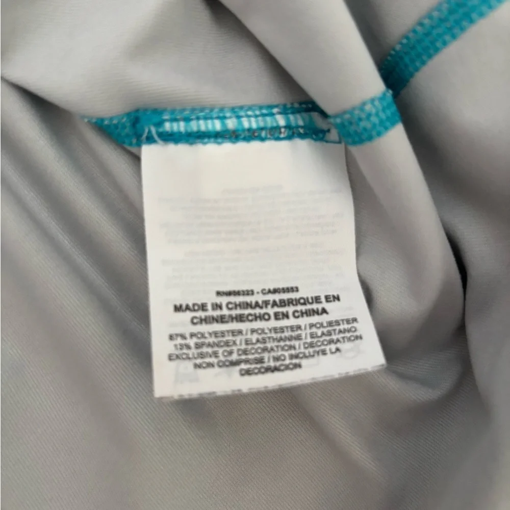 Nike Women's Teal & White line Geometric design Short Sleeve Tee Size XS
